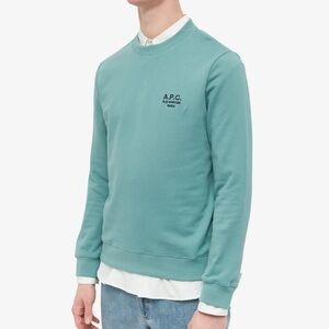 A.P.C RIDER EMBROIDERED LOGO CREW SWEAT
Grey Green . Size Xs
